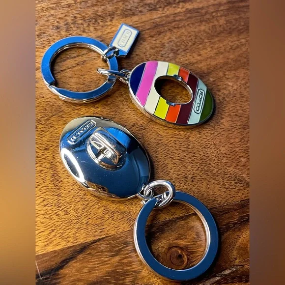 COACH Legacy Stripe Oval Turnlock Valet Bag Charm/Keychain - Picture 4 of 4